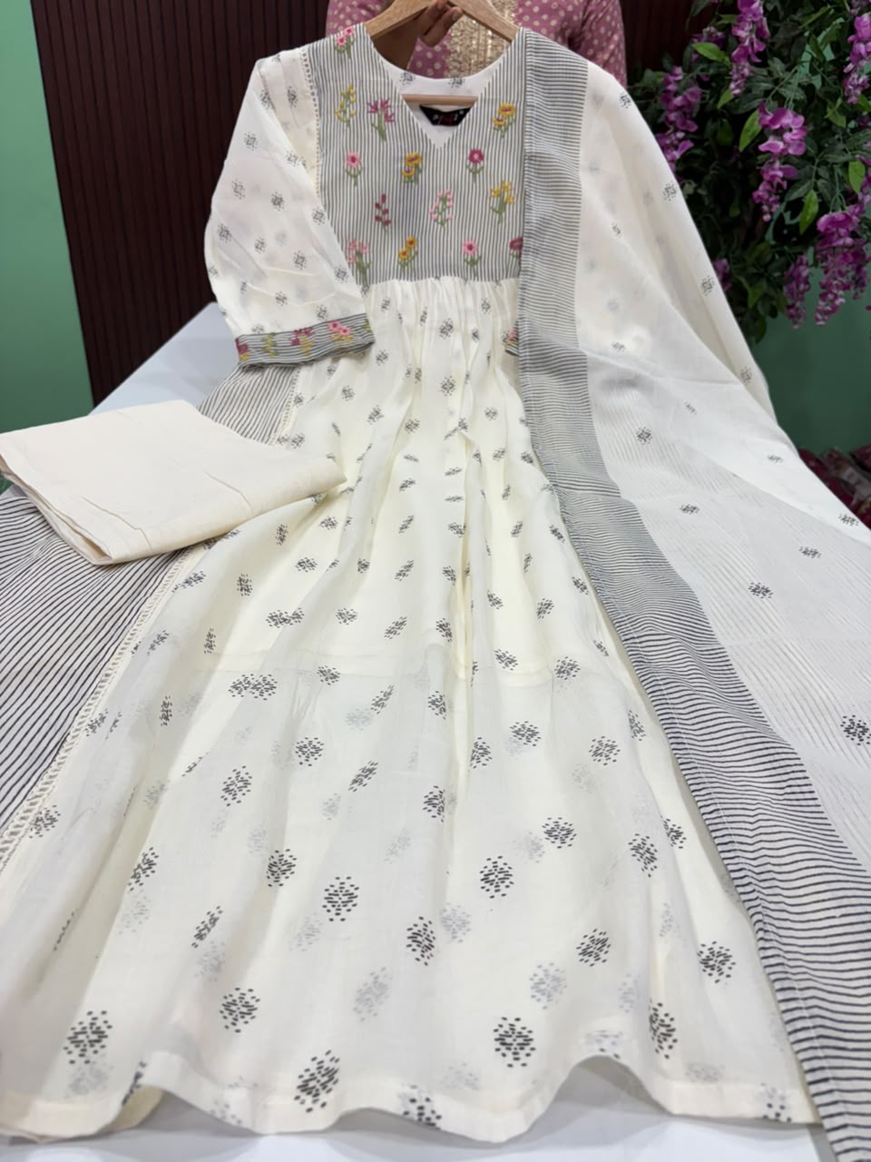 SS9469 Elegant Cotton A line Anarkali Suit – sharanz