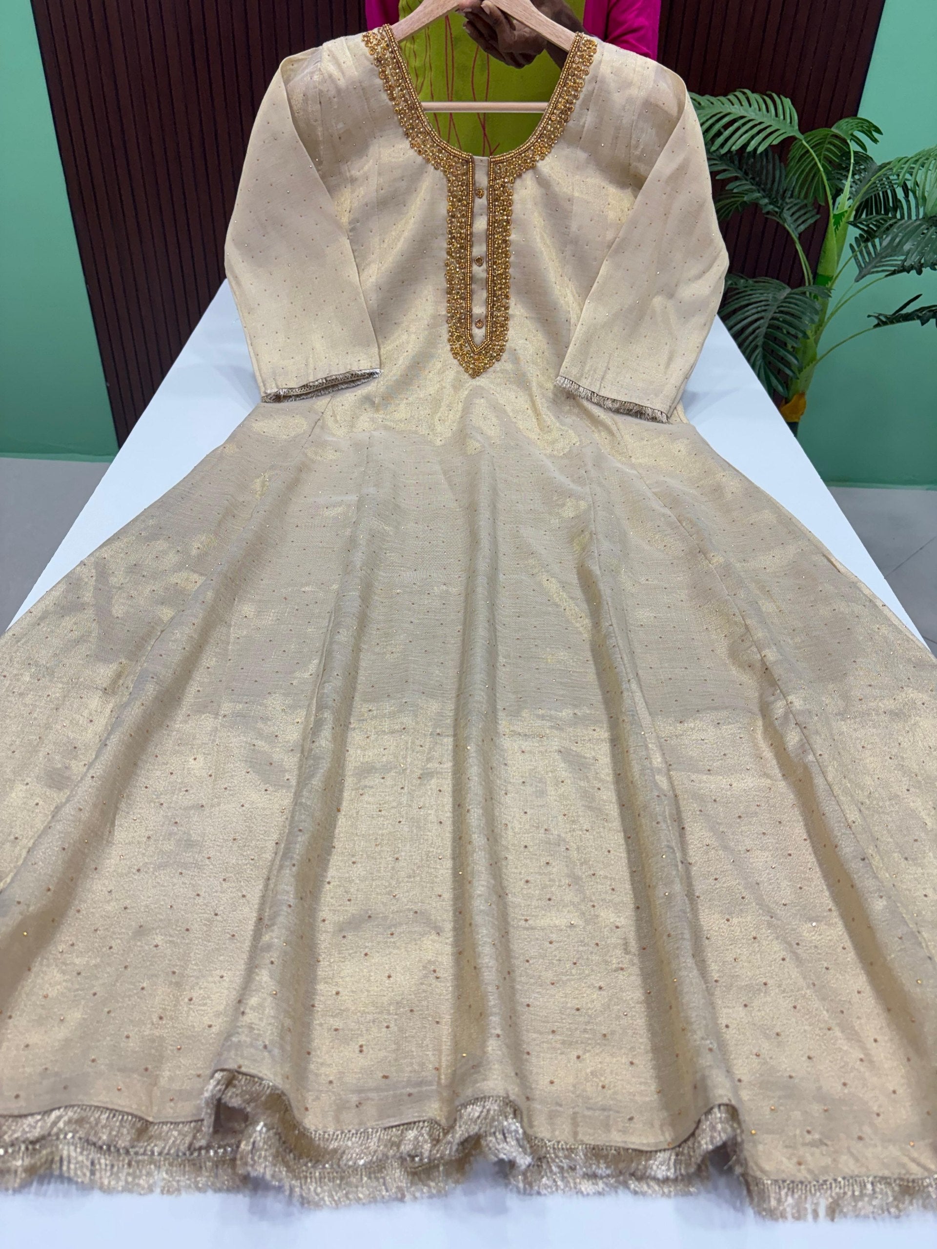 SS7213 Premium Tissue Silk Gown
