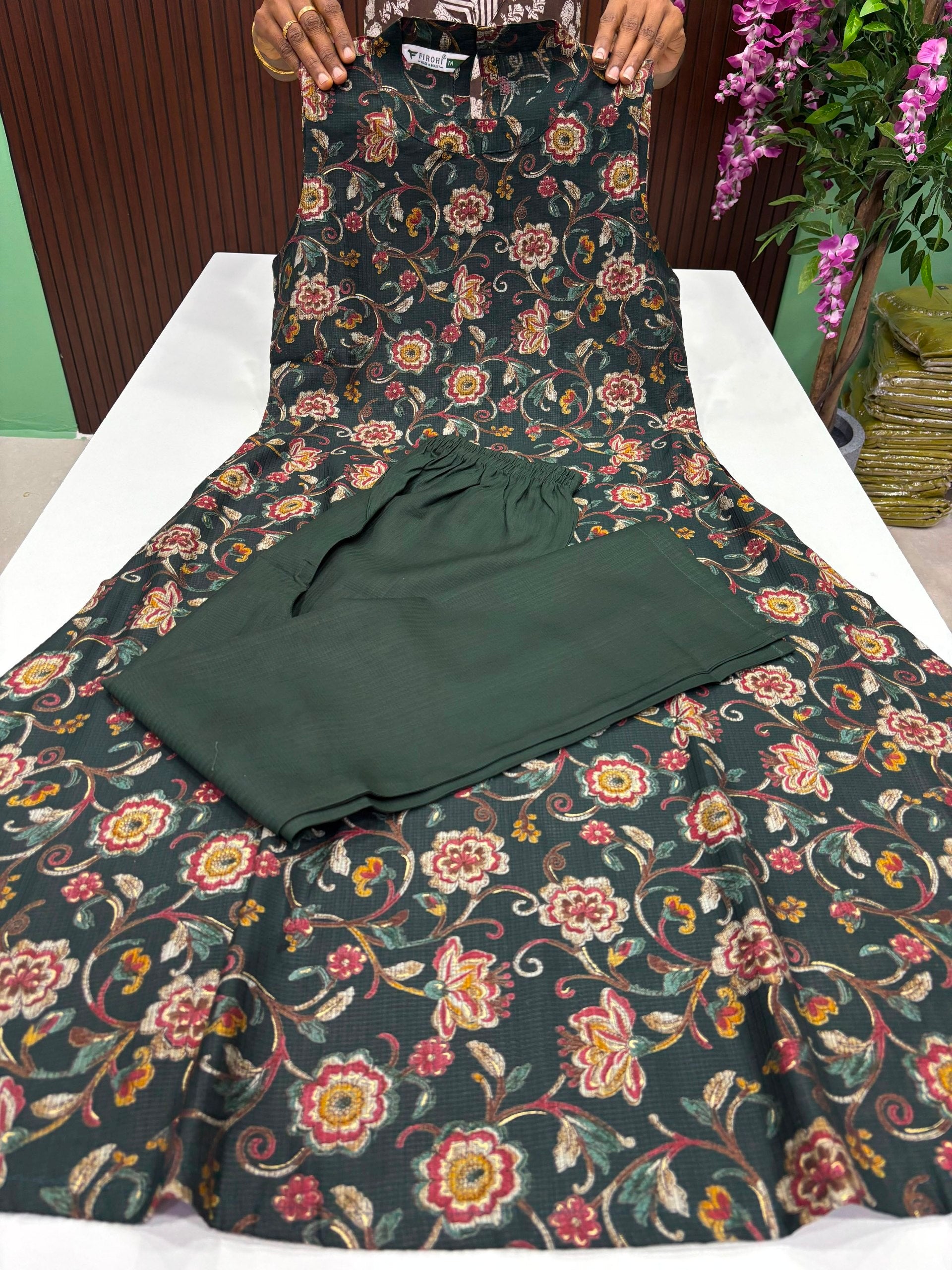 SS6833 Vatican Co ord Set