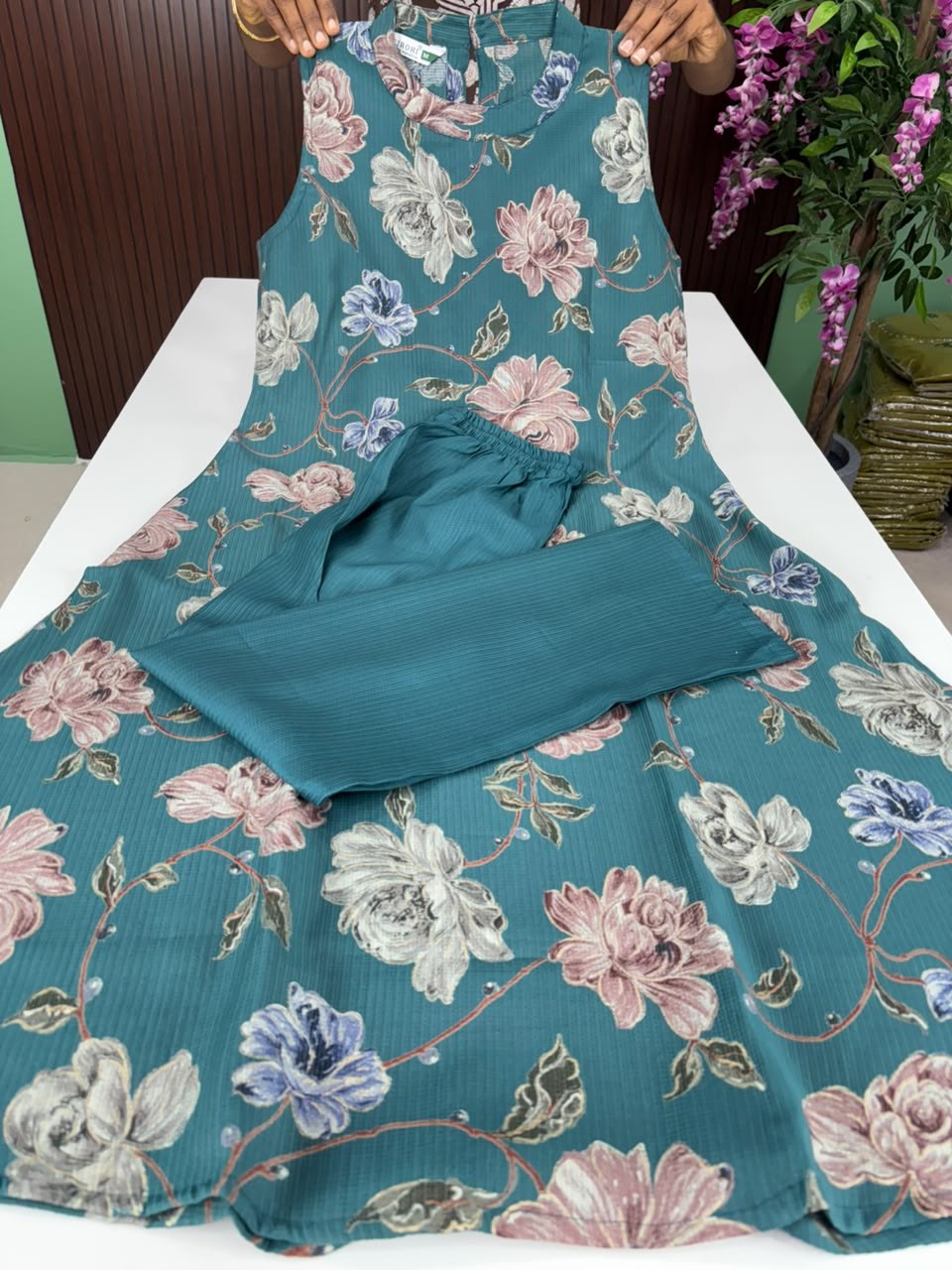 SS6834 Vatican Co ord Set