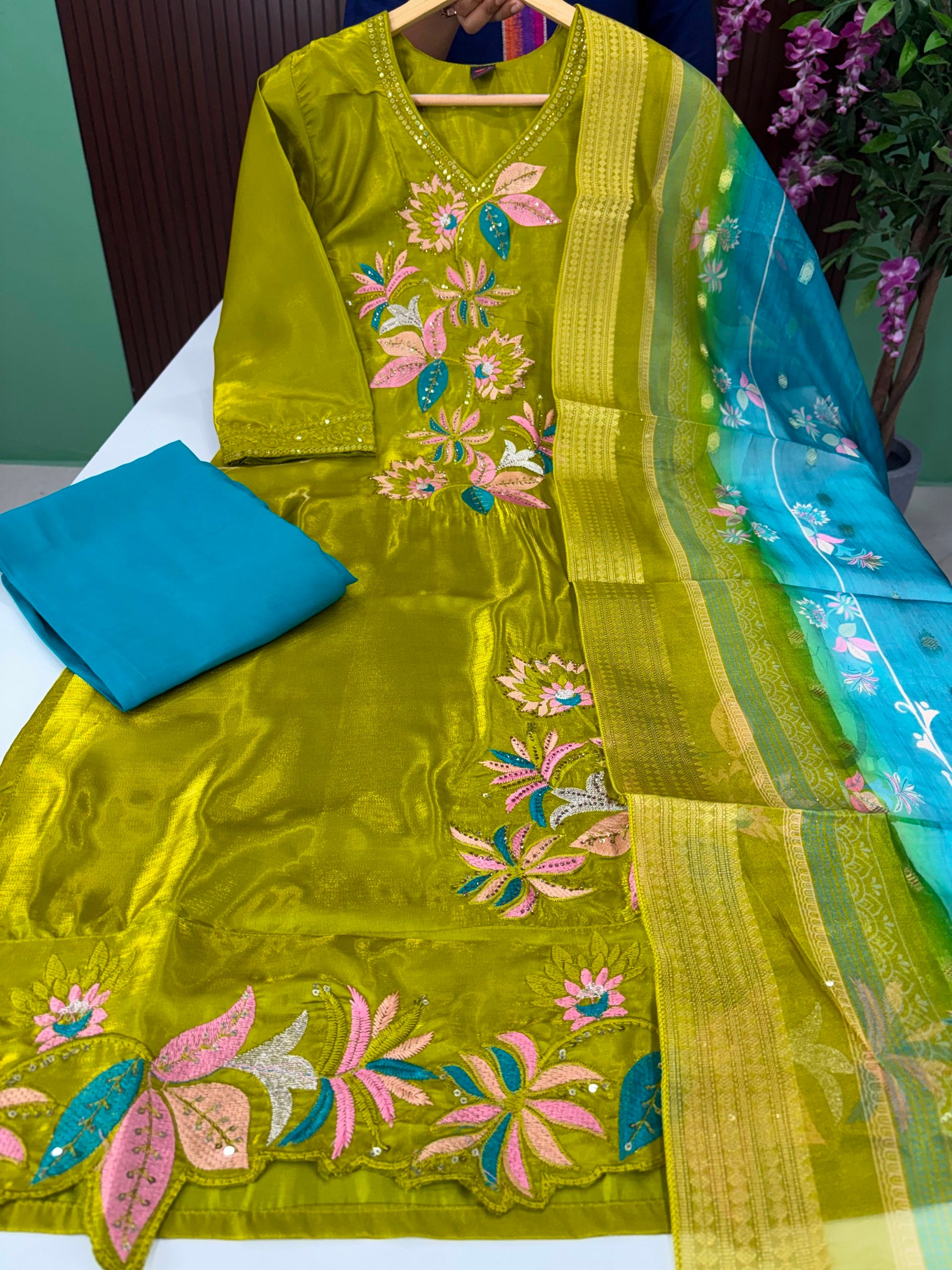 SS6911 Glass Tissue Silk Kurti with pant & Dupatta Set