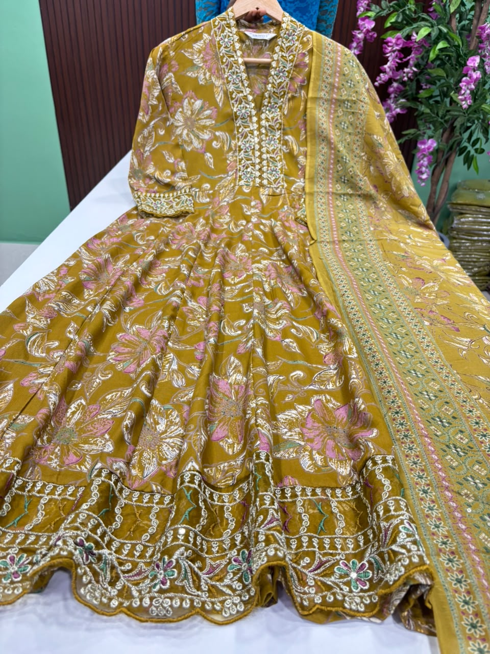 SS6803 Trendy V neck Collar Anarkali with Dupatta Set