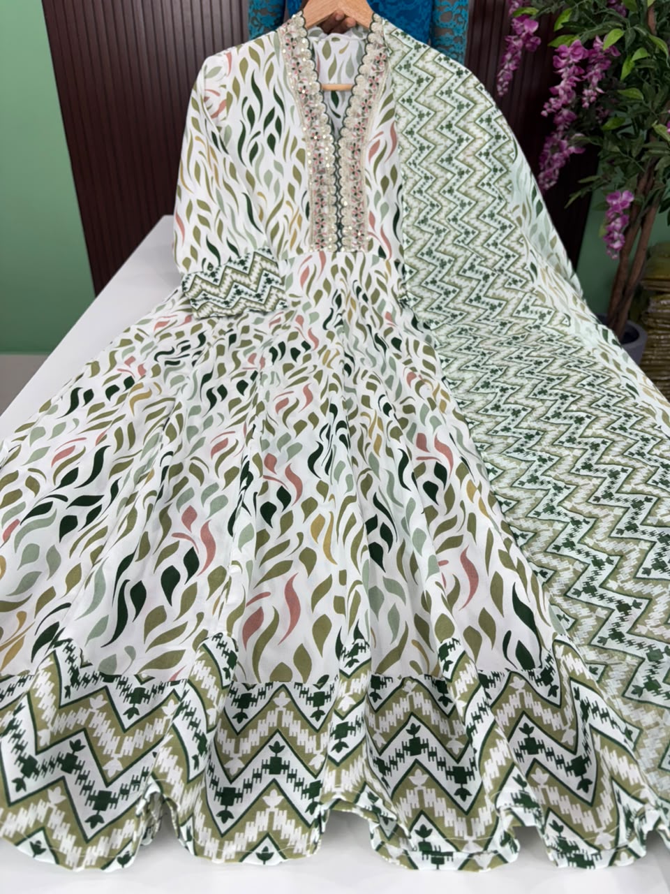 SS6802 Trendy V neck Collar Anarkali with Dupatta Set