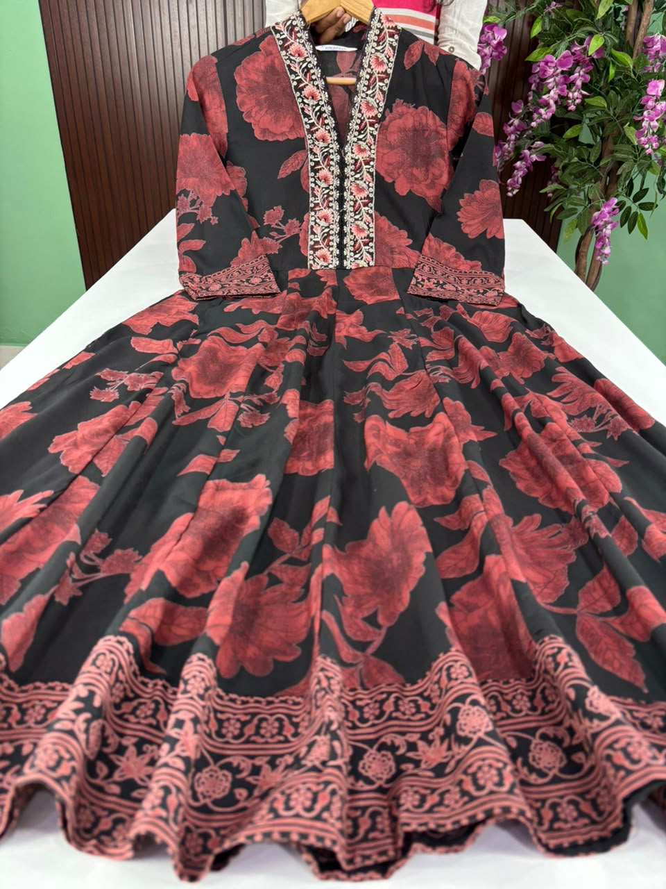 SS7184 Trendy V neck Collar Anarkali