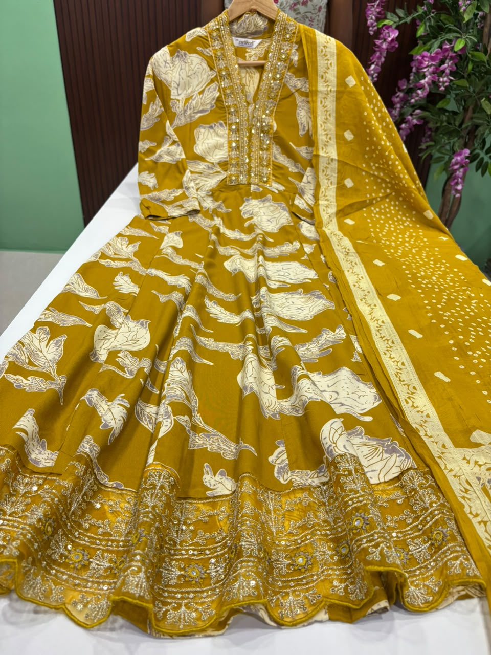SS7222 Trendy V neck Collar Anarkali with Dupatta Set