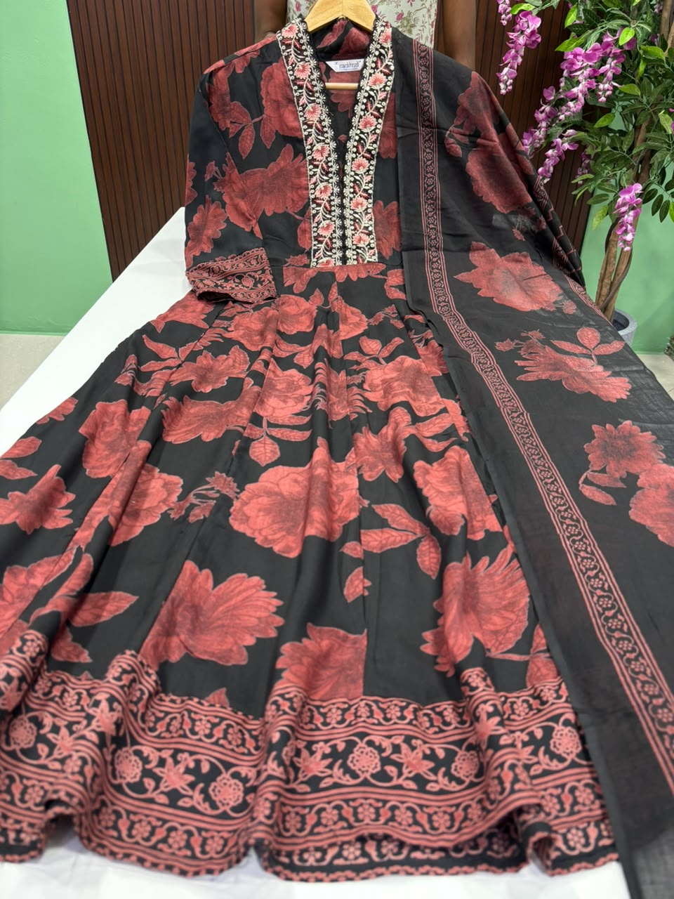 SS7223 Trendy V neck Collar Anarkali with Dupatta Set