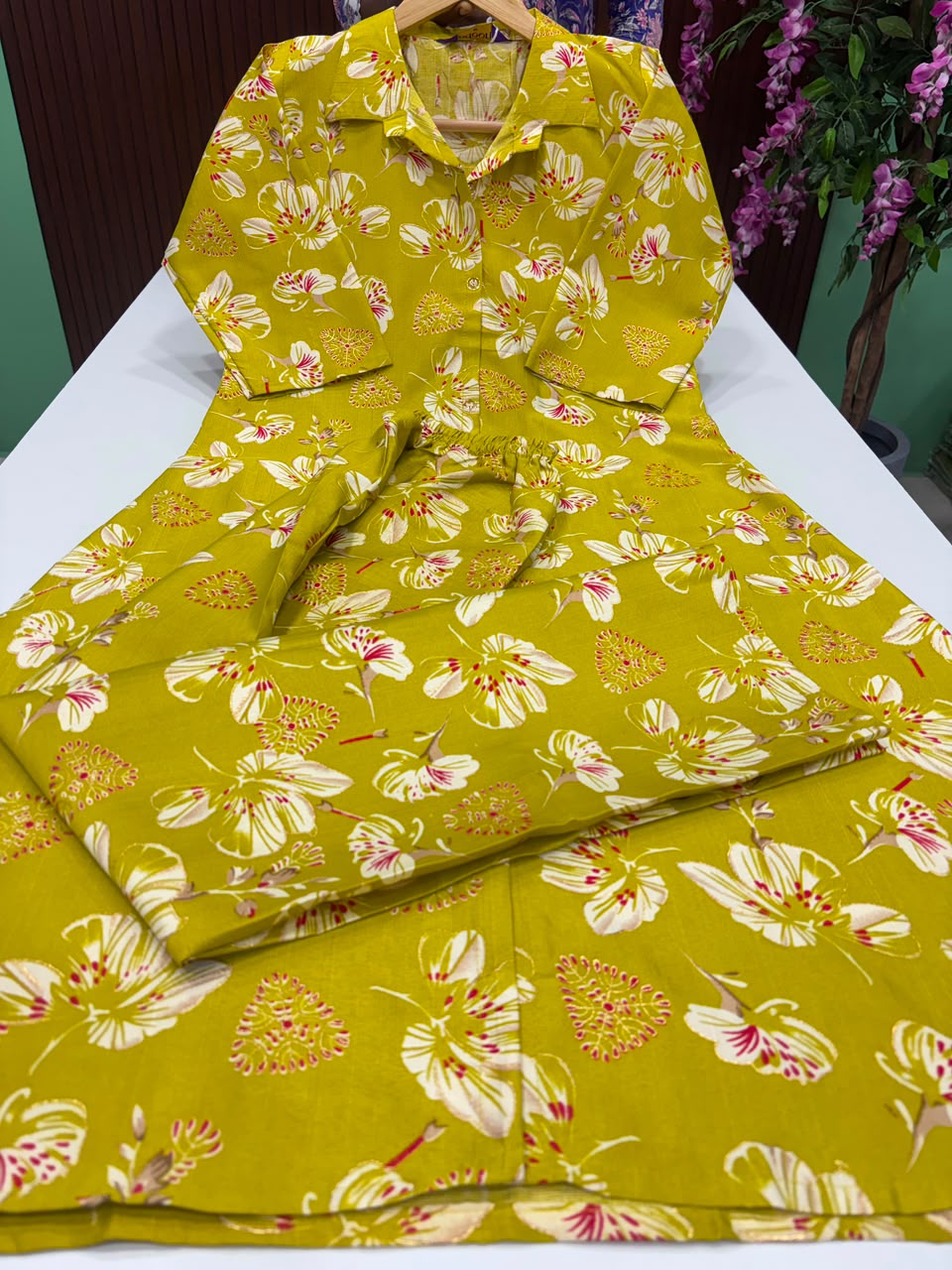 SS7656 Vatican Co-ord Set