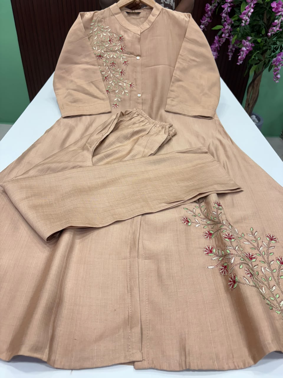 SS7898 Vatican Silk Co-ord Set - Champagne