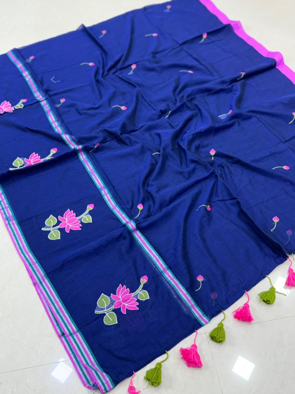 SS8086 Mul Cotton Lotus design Saree