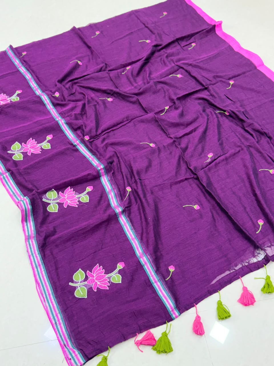 SS8085 Mul Cotton Lotus design Saree