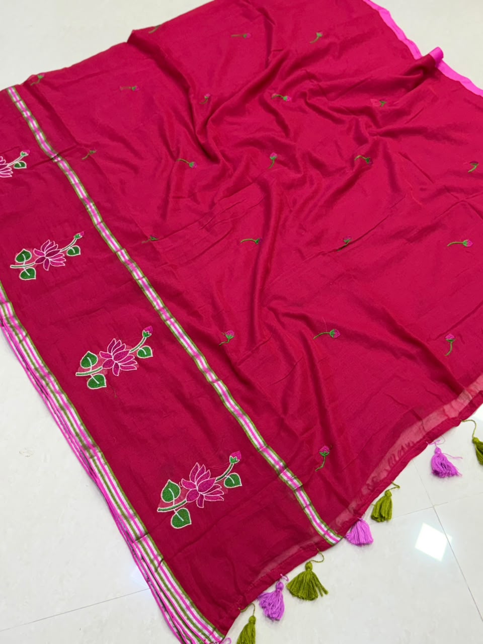 SS8084 Mul Cotton Lotus design Saree