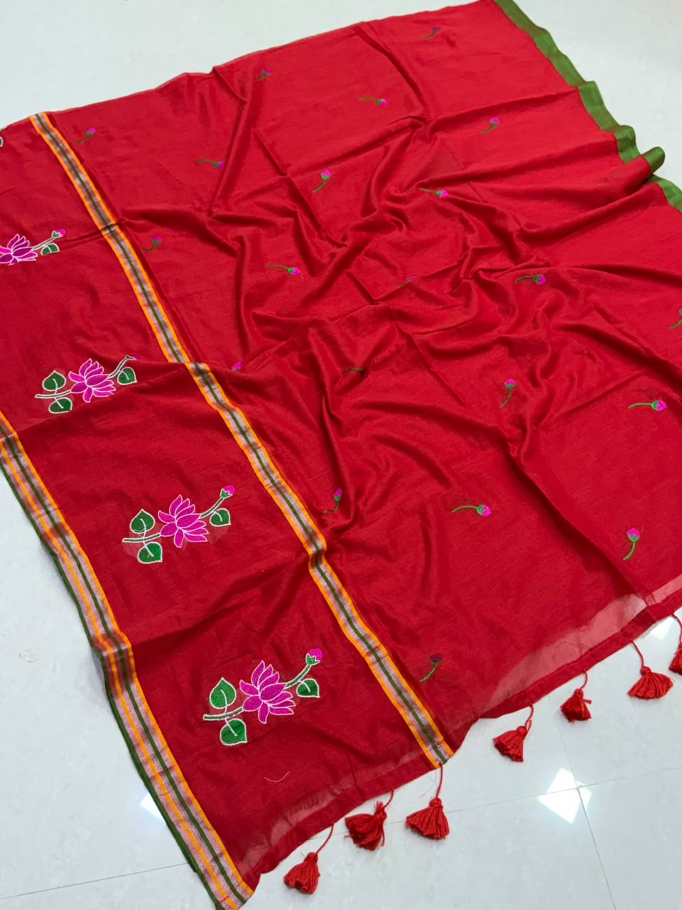 SS8078 Mul Cotton Lotus design Saree