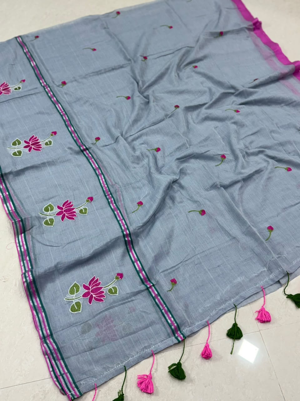 SS8098 Mul Cotton Lotus design Saree