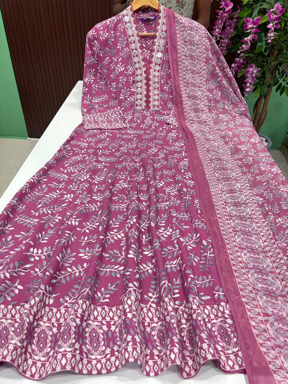 SS8316 Trendy V neck Collar Anarkali with Dupatta Set