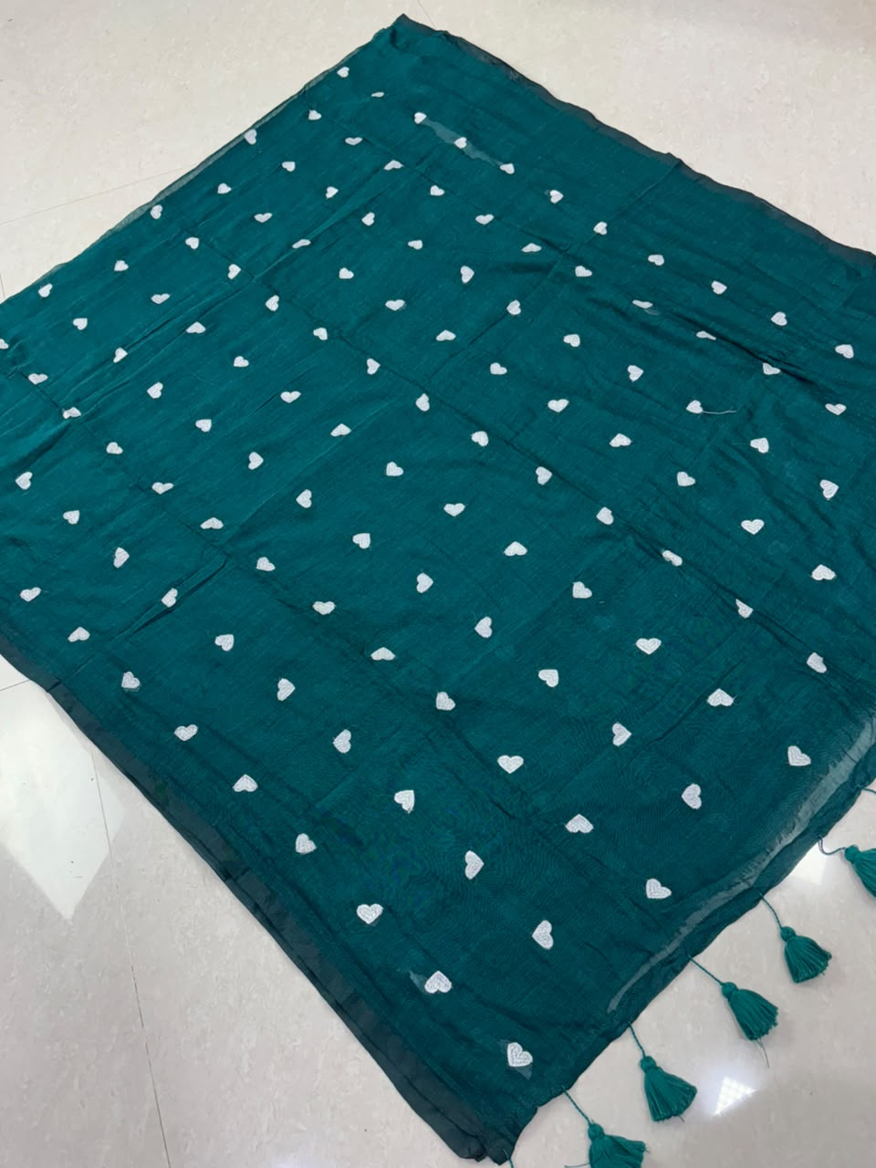 SS8570 Mul Cotton Heart Embroidered Saree