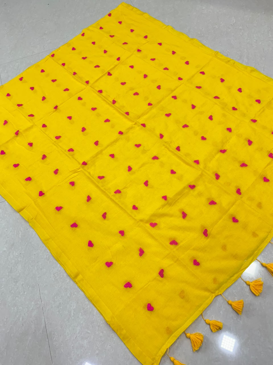 SS8559 Mul Cotton Heart Embroidered Saree