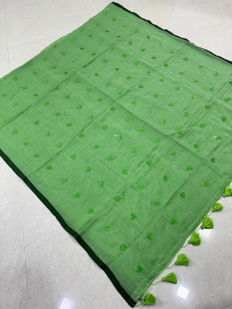 SS8563 Mul Cotton Heart Embroidered Saree