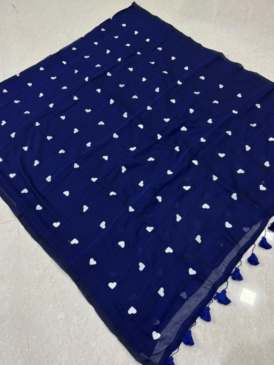 SS8553 Mul Cotton Heart Embroidered Saree