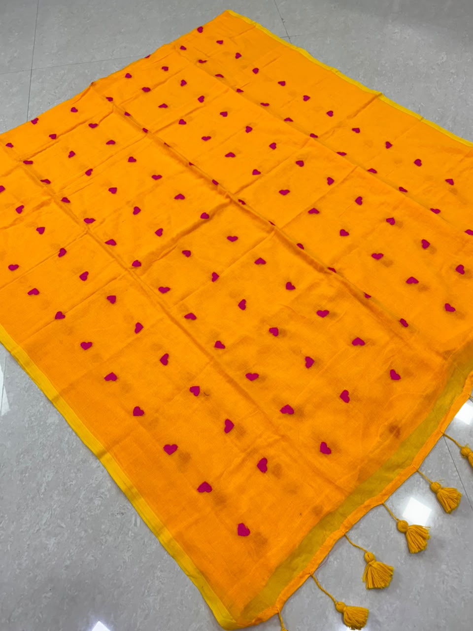 SS8557 Mul Cotton Heart Embroidered Saree