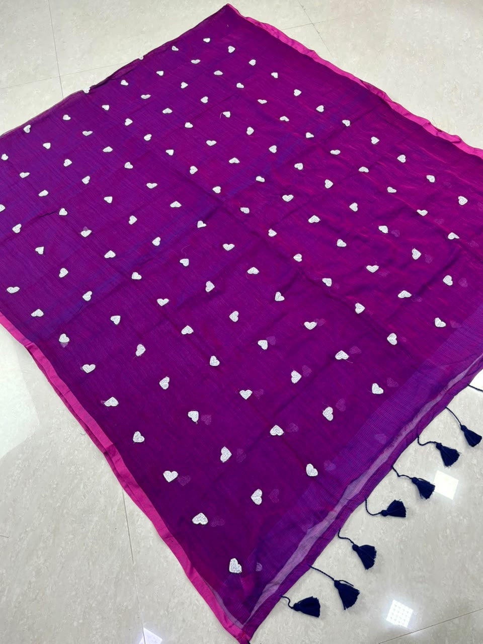SS8561 Mul Cotton Heart Embroidered Saree