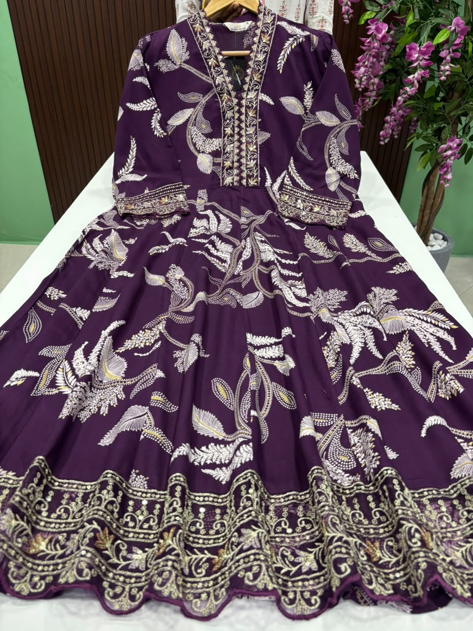 SS8654 Trendy V neck Collar Anarkali