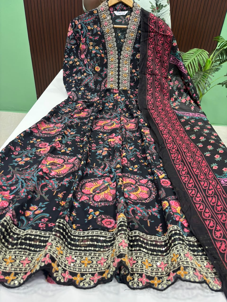 SS8830 Trendy V neck Collar Anarkali with Dupatta Set