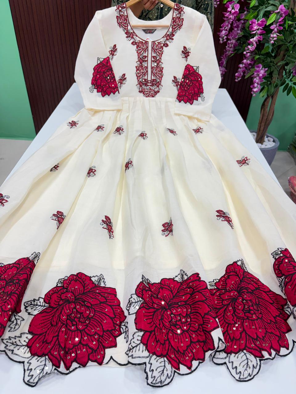 SS8952 Premium Mul Cotton Appliqué Work Gown