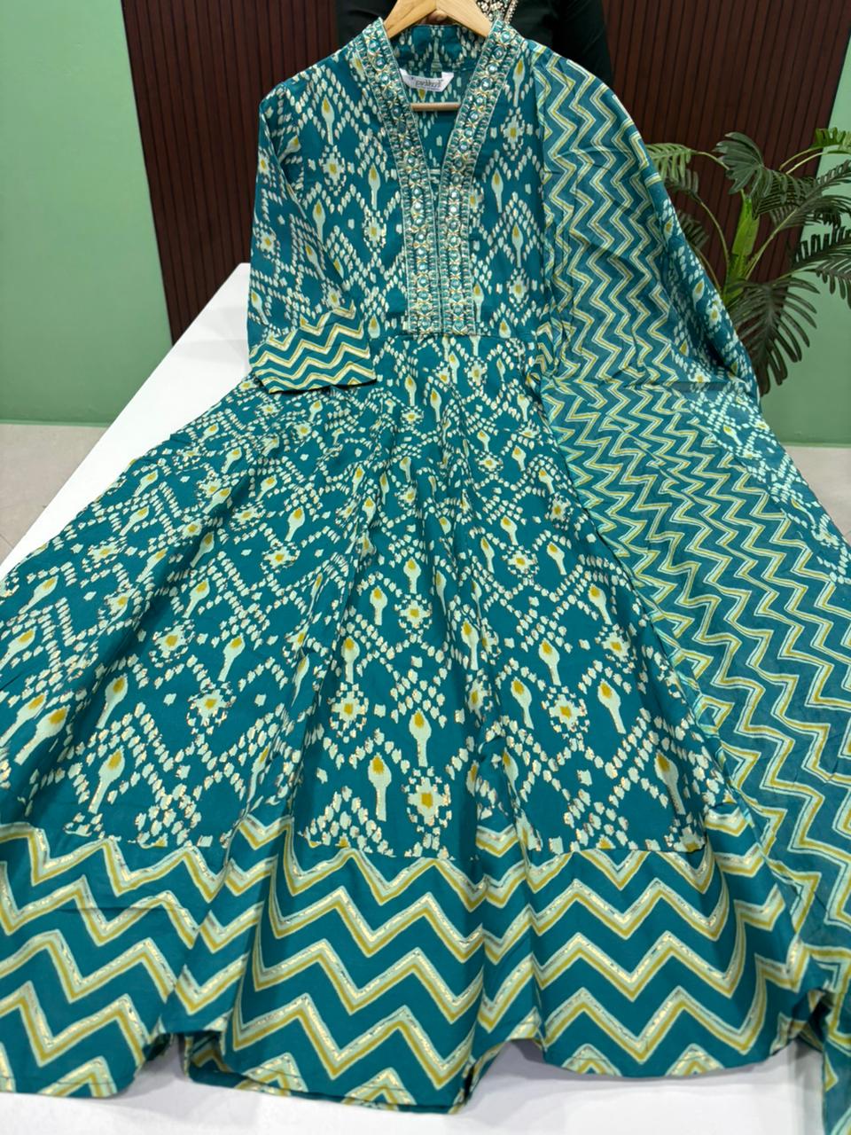 SS9581 Trendy V neck Collar Anarkali with Dupatta Set