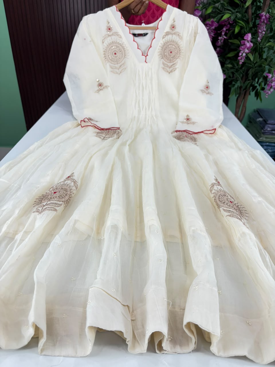 SS7069 Elegant V Neck Design Mul Cotton Gown