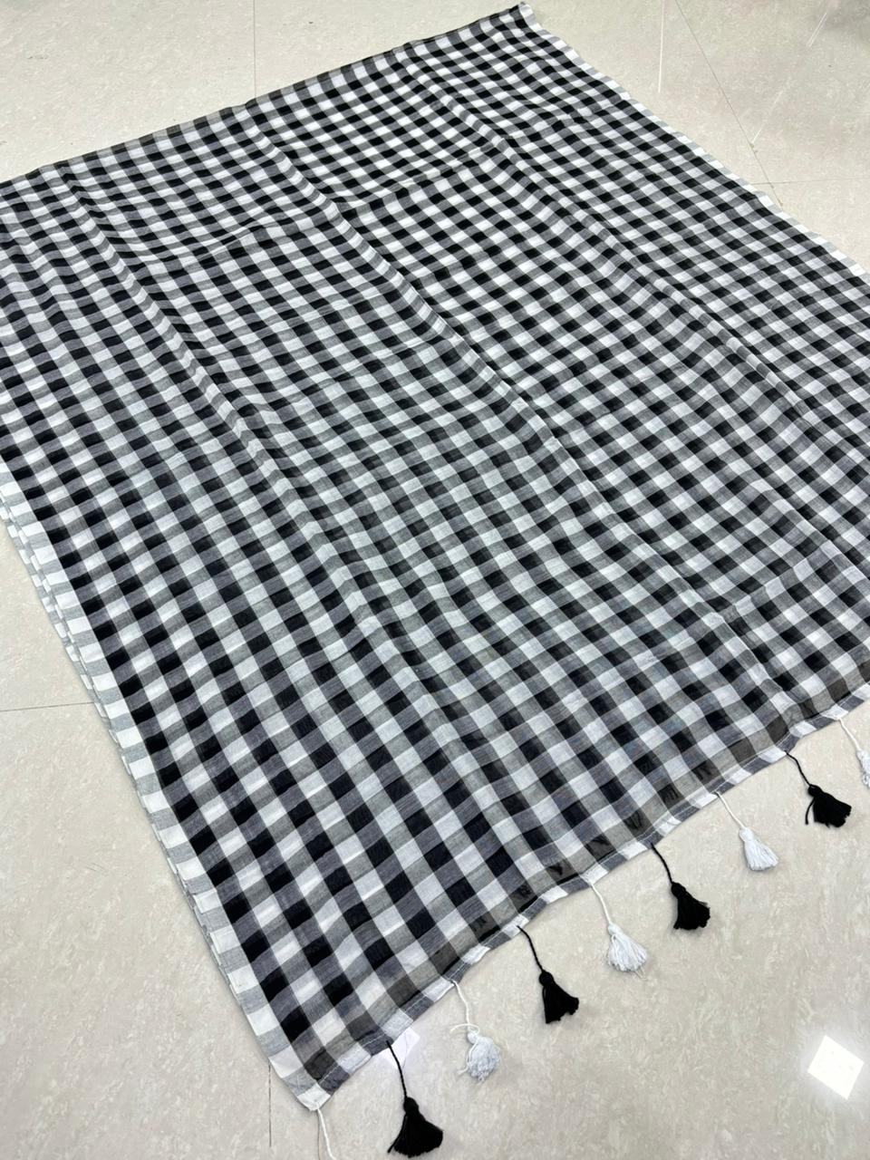 SS8673 Mul Cotton Checked Saree
