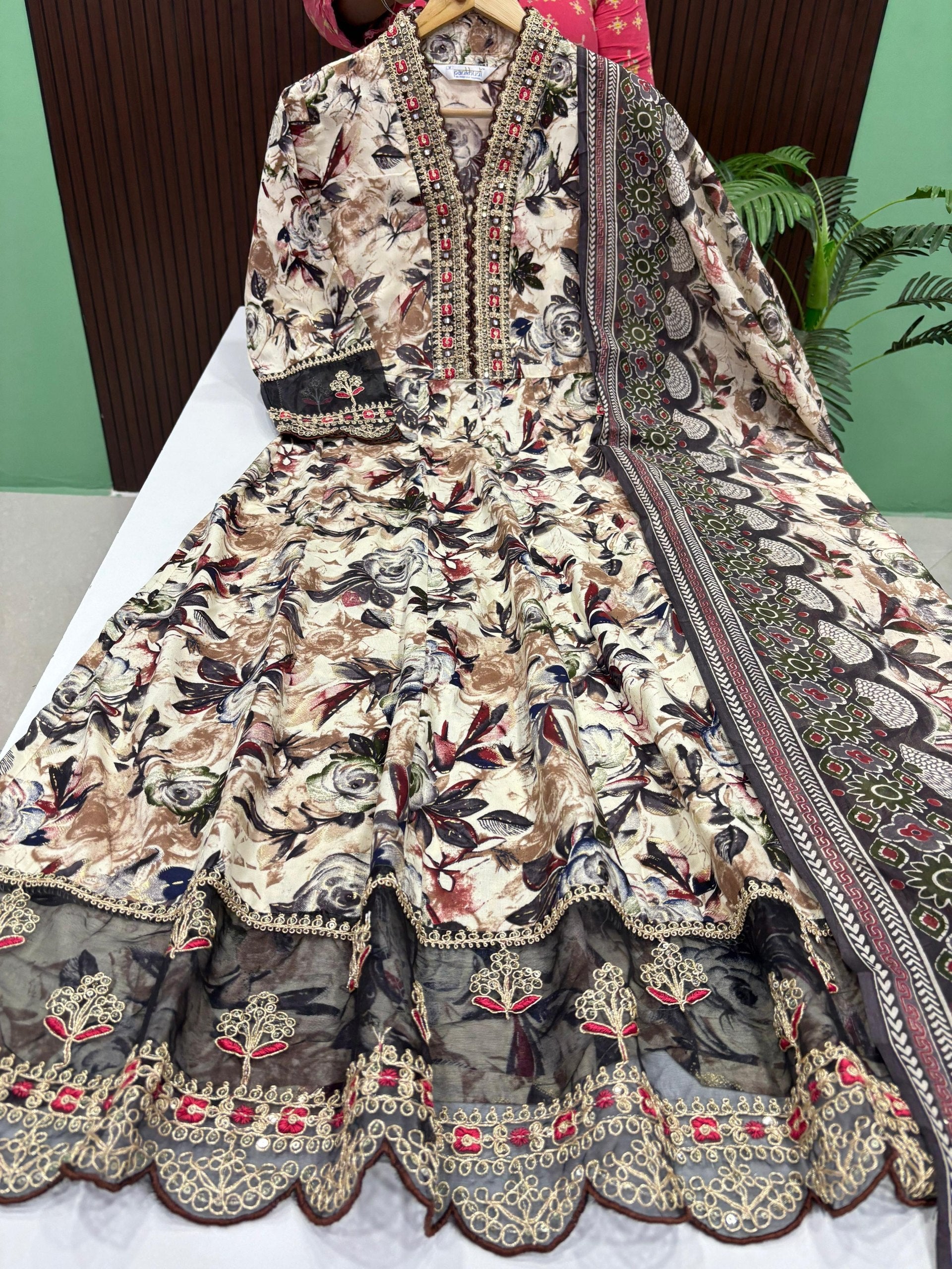 SS7611 Trendy V neck Collar Anarkali with Dupatta Set